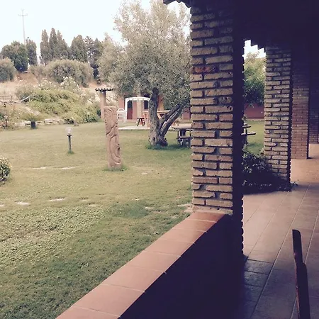 בית חווה Agriturismo Santu Marcialis *